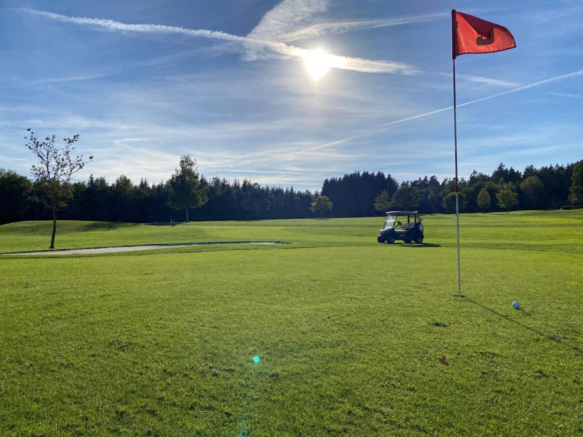 Barrierefreie Ferienwohnungen In Der Naehe Der Golf- Und Freizeitanlage Mudau Dış mekan fotoğraf